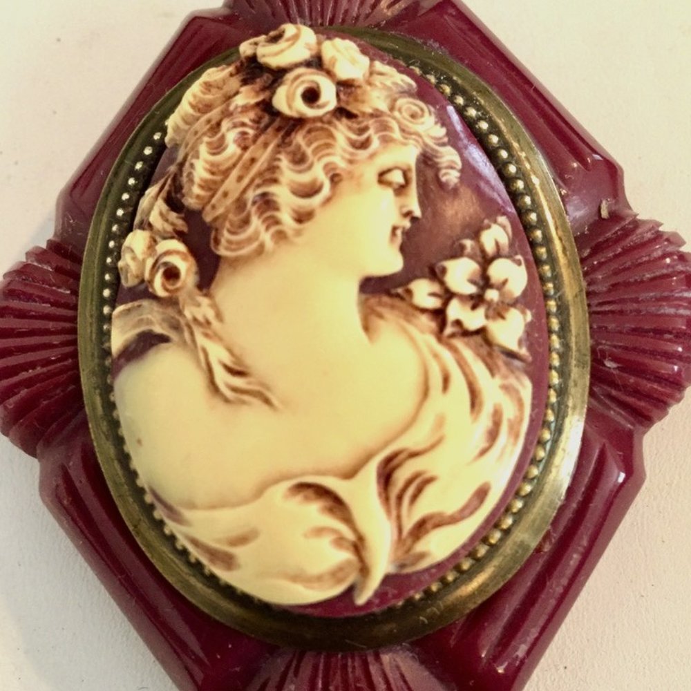 Vintage Cameo Brooch in Ivory & Burgundy Acrylic